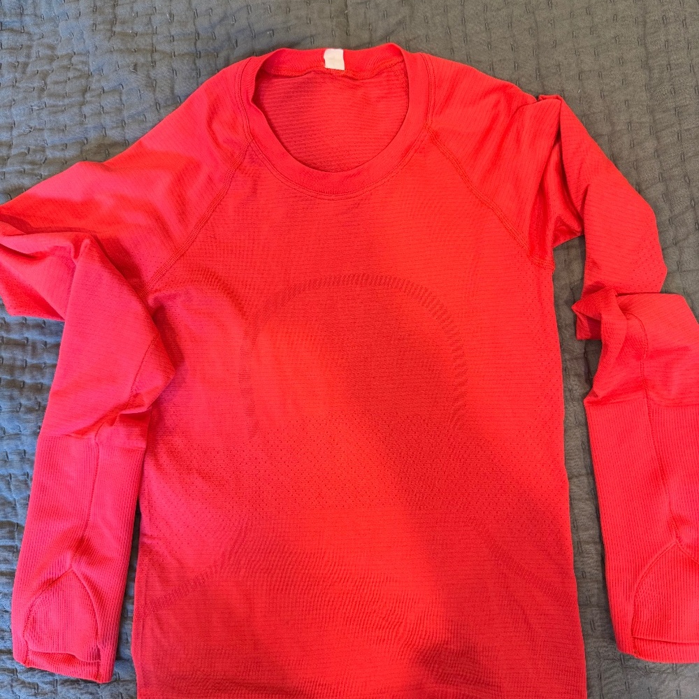 Lululemon Swiftly Tech Long Sleeve shirt